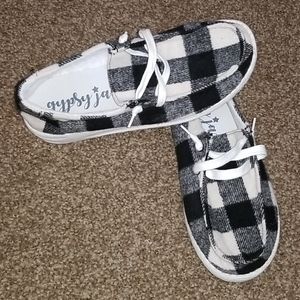 Gypsy Jazz black and white plaid slip ons